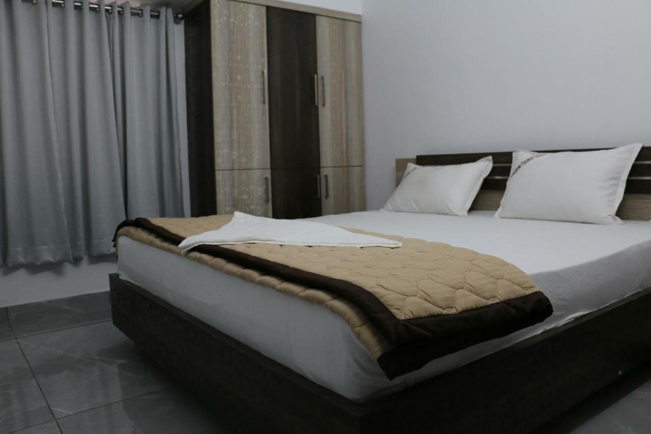 Lakshmi Tourist Home Guruvāyūr Extérieur photo